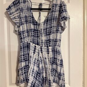 Three Hearts Blue and White Tie-Dye V-Neck Short Sleeve Romper